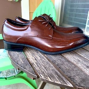 Dress shoes